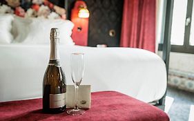 Pensao Amor Madam'S Lodge